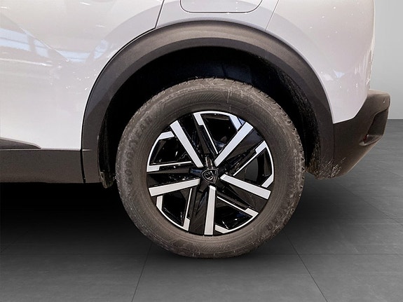 Peugeot 2008 14 of 15
