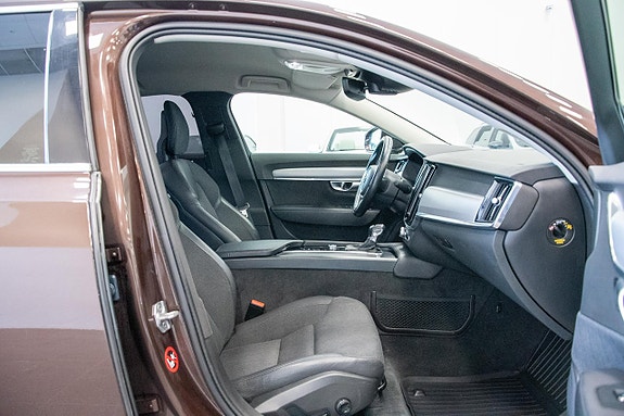 Volvo S90 14 of 25