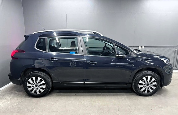Peugeot 2008 2 of 5