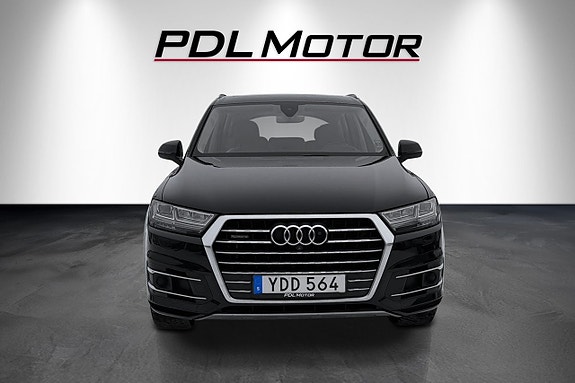 Audi Q7 2 of 5