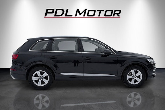 Audi Q7 4 of 5