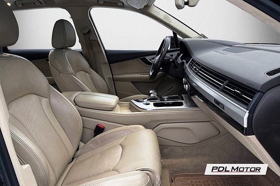 Audi Q7 8 of 17