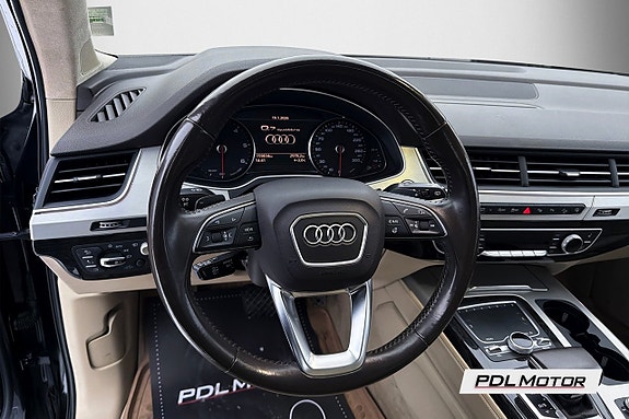 Audi Q7 12 of 17