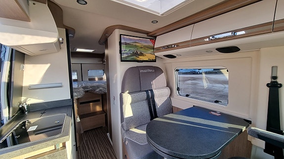 Malibu COMFORT GT SKYVIEW 640 LE * Truma D+6E *3,95%* *3500kg*Stor kyl* RÄNTEKAMPANJ 3.95% 8 of 17