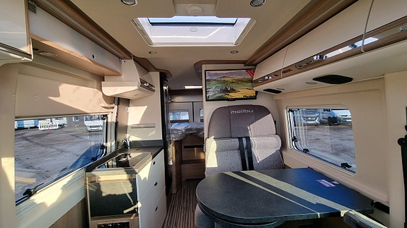 Malibu COMFORT GT SKYVIEW 640 LE * Truma D+6E *3,95%* *3500kg*Stor kyl* RÄNTEKAMPANJ 3.95% 9 of 17