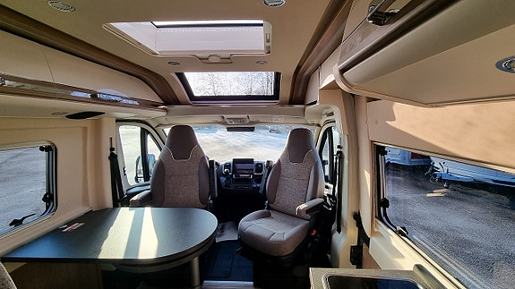 Malibu COMFORT GT SKYVIEW 640 LE * Truma D+6E *3,95%* *3500kg*Stor kyl* RÄNTEKAMPANJ 3.95% 12 of 17