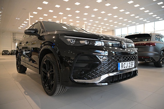 Volkswagen Tiguan 4 of 29