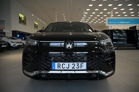 Volkswagen Tiguan 3 of 29