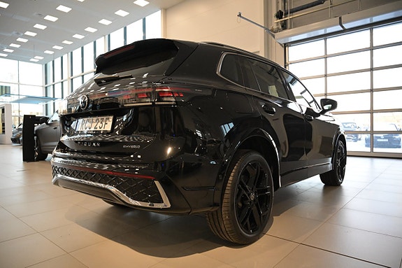 Volkswagen Tiguan 10 of 29