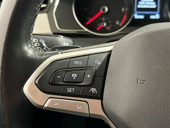 Volkswagen Passat 11 of 16