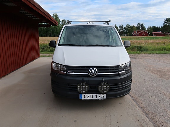 Volkswagen Transporter 2 of 14