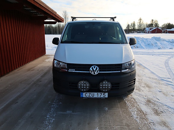 Volkswagen Transporter 2 of 5