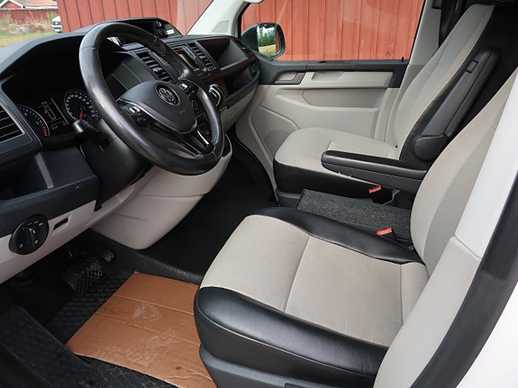 Volkswagen Transporter 8 of 14