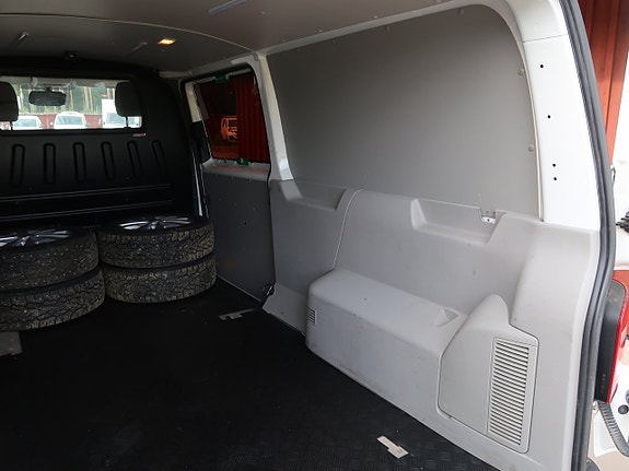 Volkswagen Transporter 12 of 14