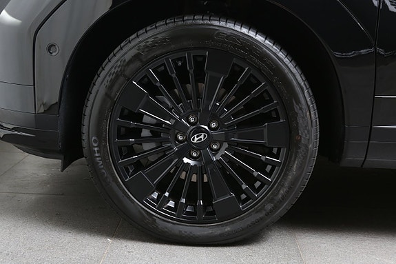 Hyundai Santa Fe 12 of 30