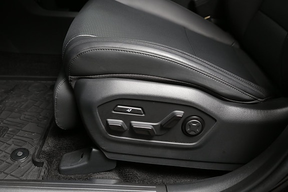 Hyundai Santa Fe 23 of 30