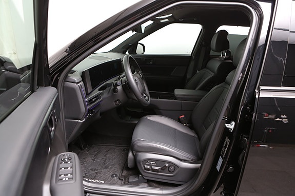 Hyundai Santa Fe 14 of 30