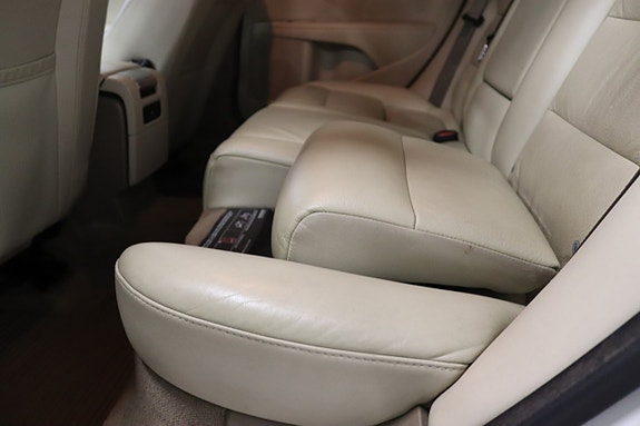 Volvo V70 8 of 12