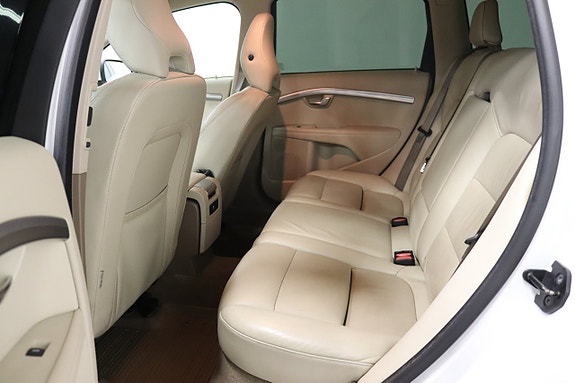 Volvo V70 7 of 12
