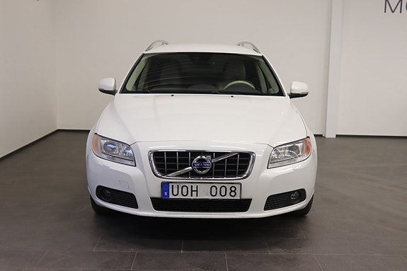 Volvo V70 3 of 12