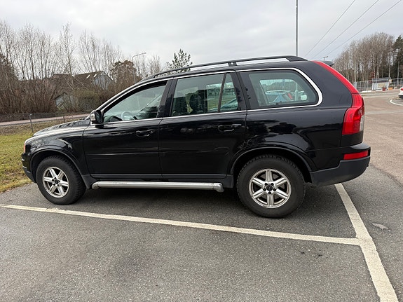 Volvo XC90 2 of 5