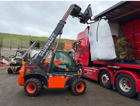 AUSA T204h teleskoplastare