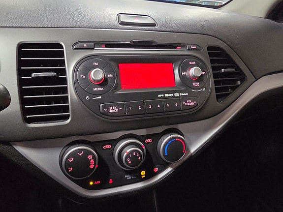 Kia Picanto 8 of 9