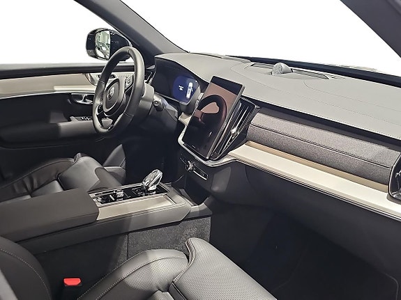 Volvo XC90 4 of 14