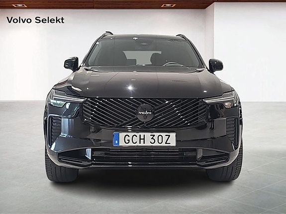 Volvo XC90 8 of 14