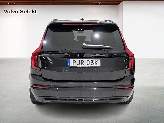 Volvo XC90 7 of 17