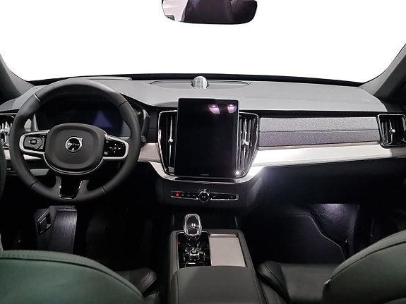 Volvo XC90 5 of 17