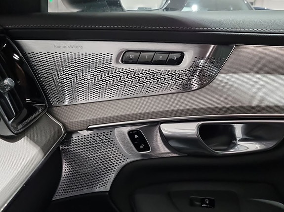 Volvo XC90 14 of 17