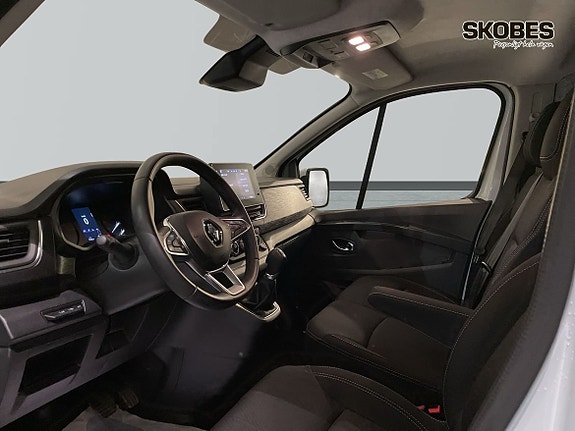 Renault Trafic 7 of 13