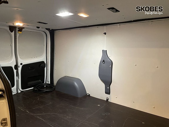 Renault Trafic 10 of 13
