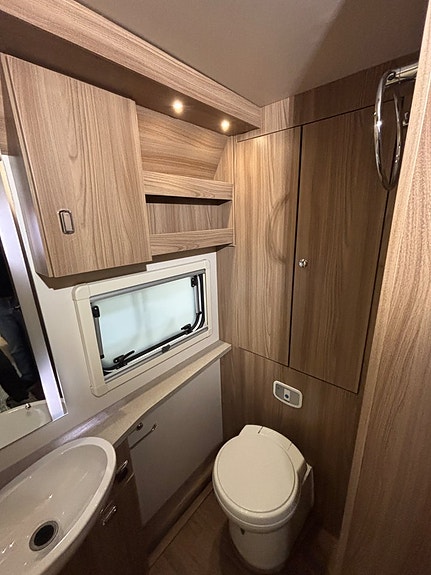 Swift Toscane 774 EB Långbädd /ACx2 /Solcell /150hk /välskött / Husbil 19 of 20