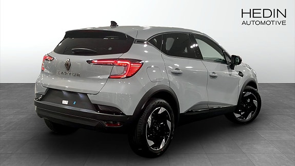 Renault Captur 2 of 11