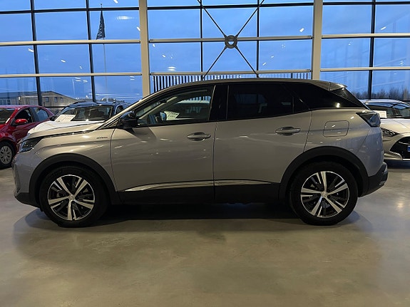 Peugeot 3008 3 of 5