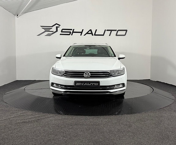 Volkswagen Passat 2 of 5