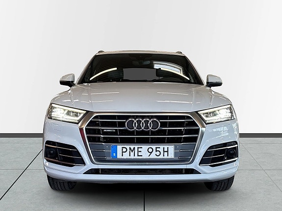 Audi Q5 2 of 5