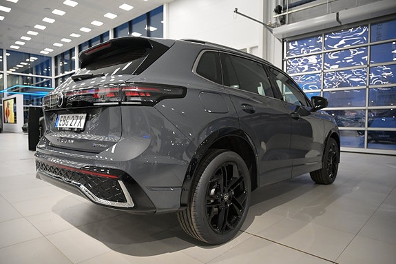 Volkswagen Tiguan 10 of 29