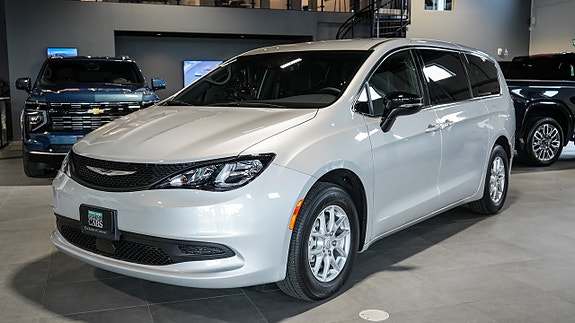 Chrysler Grand Voyager 2 of 5