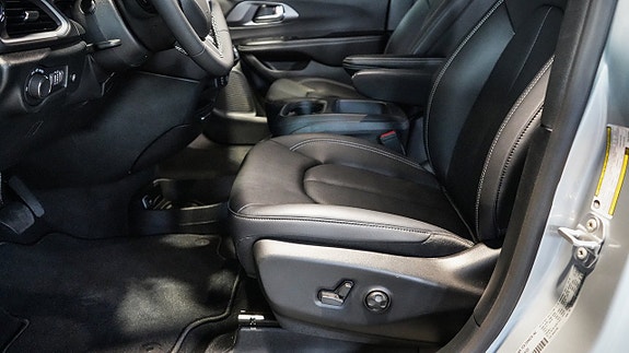 Chrysler Grand Voyager 27 of 29