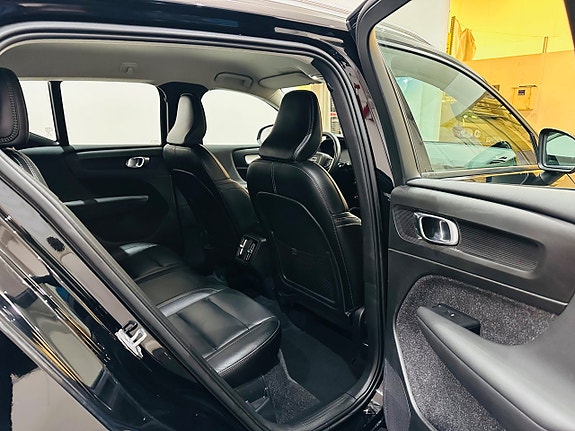 Volvo XC40 17 of 24