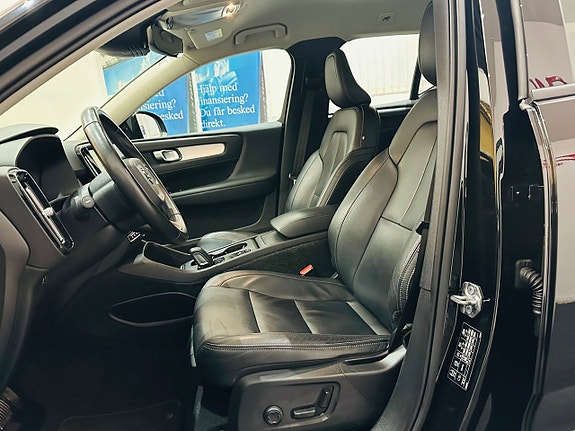 Volvo XC40 13 of 24