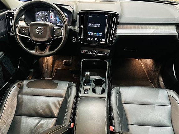 Volvo XC40 10 of 24