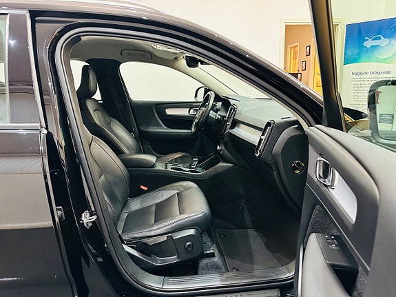 Volvo XC40 14 of 24