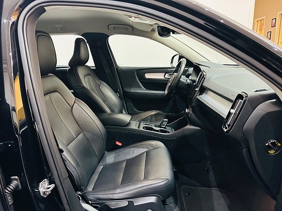 Volvo XC40 15 of 24
