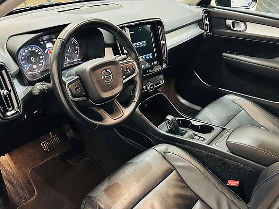 Volvo XC40 11 of 24
