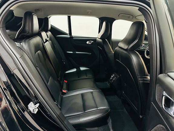 Volvo XC40 18 of 24