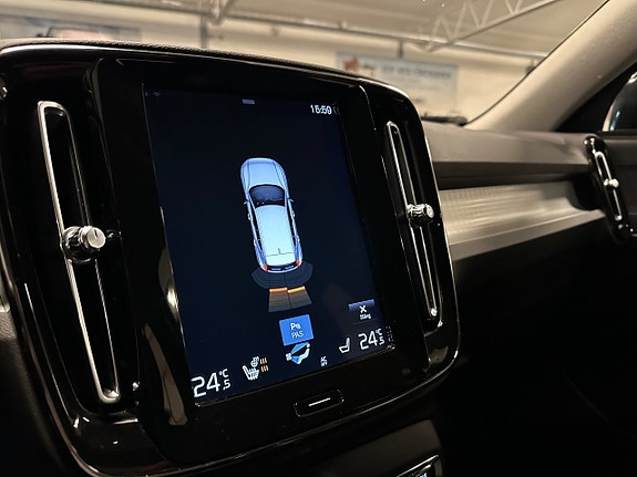 Volvo XC40 24 of 24